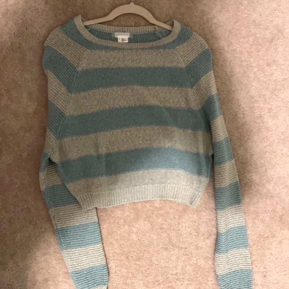Cute striped crop